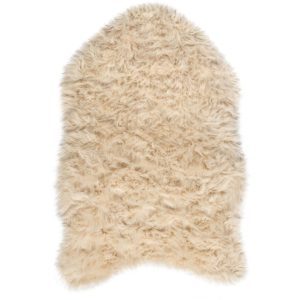 Nowadays, a rug doesn't have to be made of real fur to be warm and soft. For the sake of the environment and the animals, we have chosen faux fur rugs in the desired look. They can be very plain in cream, but they can also be a colorful highlight in a wide variety of colors. In any case, they are nice and fluffy beneath your feet and invite you to snuggle up in front of the fire or watch TV.